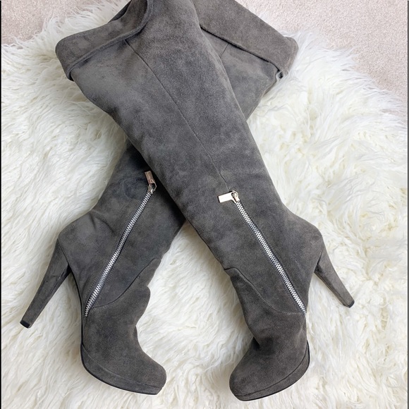 Michael Kors Shoes - MICHAEL KORS sues knee boot sz 9